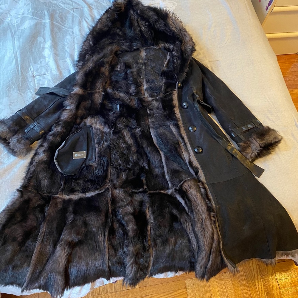 Hooded Toscana coat - Picture 2 of 2